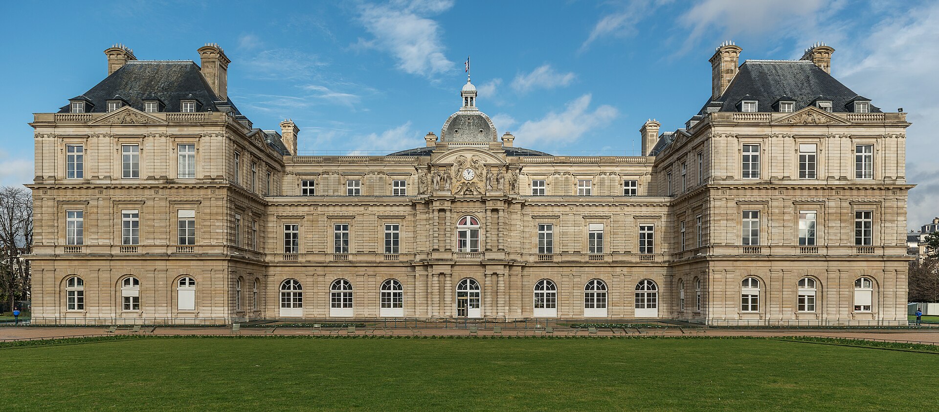 La façade sud du palais du Luxembourg, siège du Sénat, à Paris.